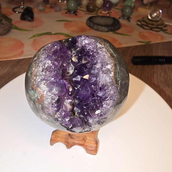 Amethyst agate crystal cluster pac man spehere - Picture 2 of 5